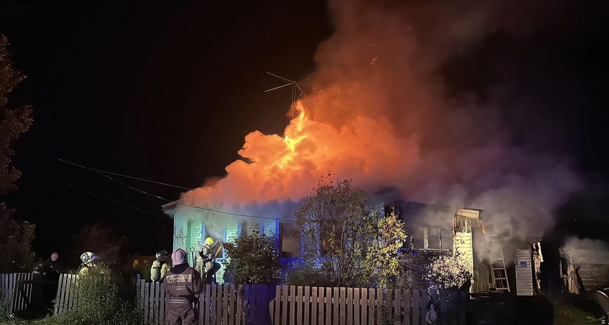 В деревне Щуково человек погиб при пожаре в частном доме, за сутки произошло ещё шесть пожаров