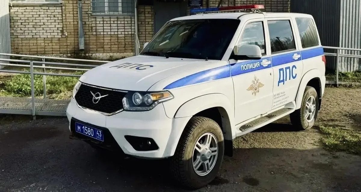 Навигатор завёл водителя из Коми в лес под Котельничем, а полицейские помогли выбраться
